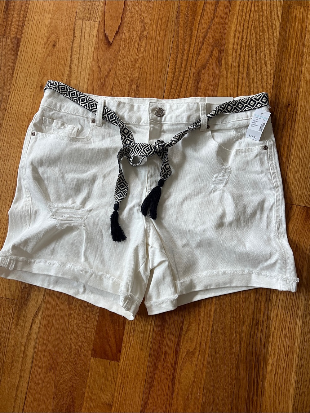 Maurices off White Denim Shorts with navy & cream Tassel Belt
